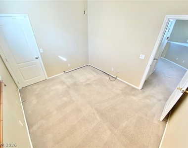 8836 Palm Creek Court - Photo Thumbnail 14