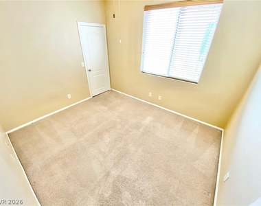 8836 Palm Creek Court - Photo Thumbnail 31