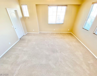 8836 Palm Creek Court - Photo Thumbnail 16