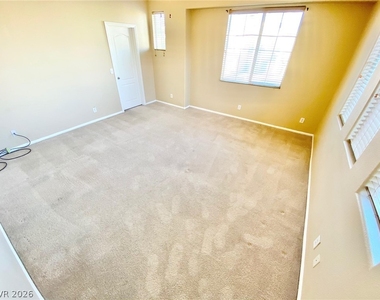 8836 Palm Creek Court - Photo Thumbnail 15