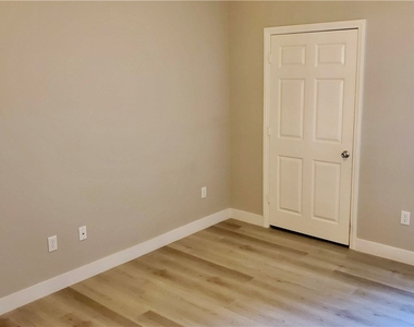 830 Carnegie Street - Photo Thumbnail 24