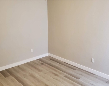 830 Carnegie Street - Photo Thumbnail 14