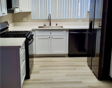 830 Carnegie Street - Photo Thumbnail 5