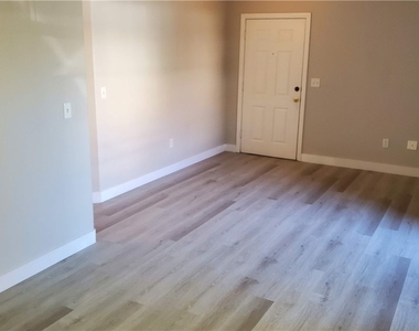 830 Carnegie Street - Photo Thumbnail 13