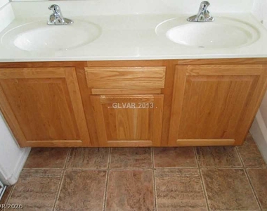 7612 Borealis Street - Photo Thumbnail 10