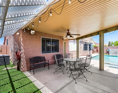 4407 Golden Palomino Lane - Photo Thumbnail 19