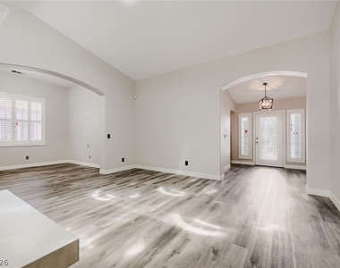 4407 Golden Palomino Lane - Photo Thumbnail 7