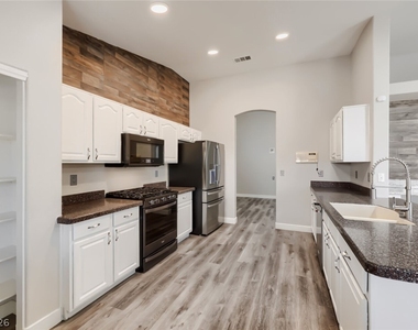 4407 Golden Palomino Lane - Photo Thumbnail 2