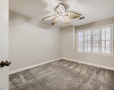 4407 Golden Palomino Lane - Photo Thumbnail 11