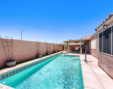 4407 Golden Palomino Lane - Photo Thumbnail 18