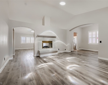 4407 Golden Palomino Lane - Photo Thumbnail 5