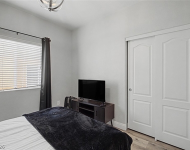 8136 Memory Lake Avenue - Photo Thumbnail 32