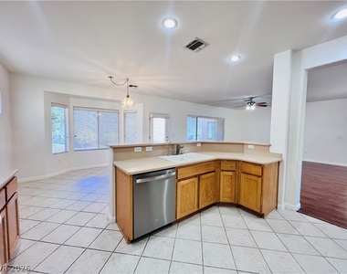 3047 Hickory Valley Road - Photo Thumbnail 6