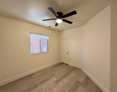 9283 Placer Bullion Avenue - Photo Thumbnail 12