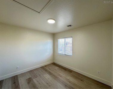 9283 Placer Bullion Avenue - Photo Thumbnail 7