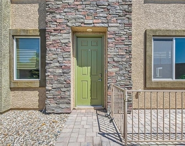 4393 Fire Glow Avenue - Photo Thumbnail 2