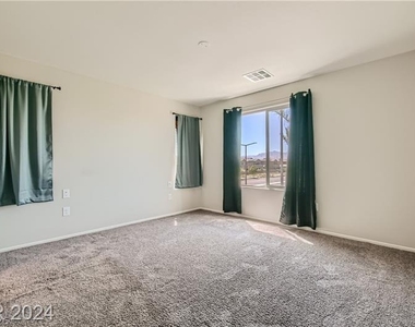 4393 Fire Glow Avenue - Photo Thumbnail 14