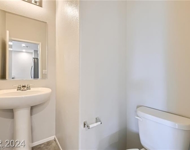 4393 Fire Glow Avenue - Photo Thumbnail 13