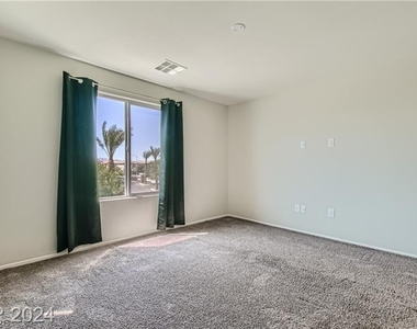 4393 Fire Glow Avenue - Photo Thumbnail 17