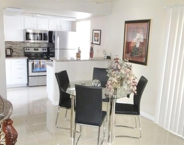 4361 Alexis Drive - Photo Thumbnail 5