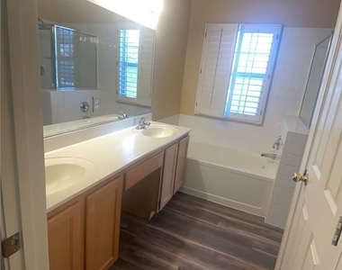 10221 Abano Court - Photo Thumbnail 16