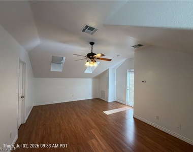 5984 Attavilla Drive - Photo Thumbnail 16