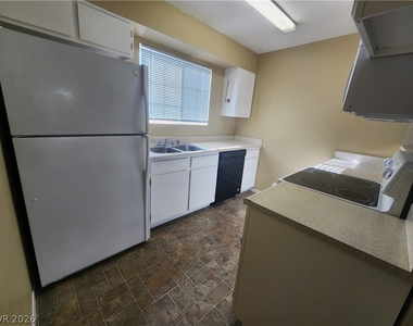2750 S Durango Drive - Photo Thumbnail 7