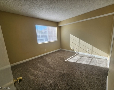 2750 S Durango Drive - Photo Thumbnail 11