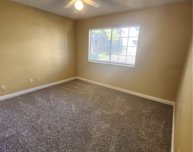 2750 S Durango Drive - Photo Thumbnail 20