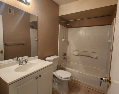 2750 S Durango Drive - Photo Thumbnail 23