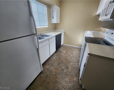 2750 S Durango Drive - Photo Thumbnail 5