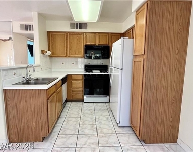 3101 Casey Drive - Photo Thumbnail 4