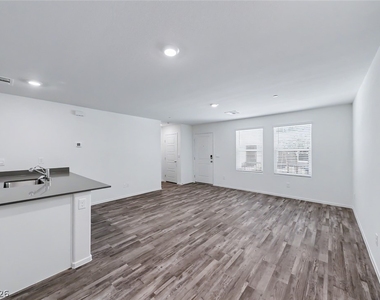 7368 Joanna Brook Street - Photo Thumbnail 5