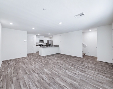 7368 Joanna Brook Street - Photo Thumbnail 4