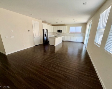 10661 Valletta Avenue - Photo Thumbnail 13