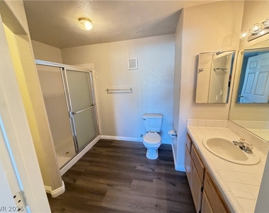 960 N Sloan Lane - Photo Thumbnail 26