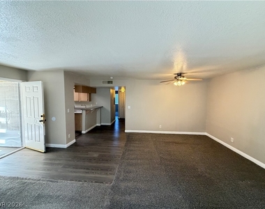 960 N Sloan Lane - Photo Thumbnail 6
