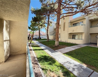 960 N Sloan Lane - Photo Thumbnail 33