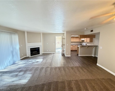 960 N Sloan Lane - Photo Thumbnail 5