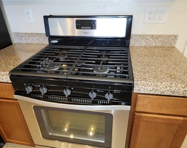 318 Glacier Meadow Road - Photo Thumbnail 14