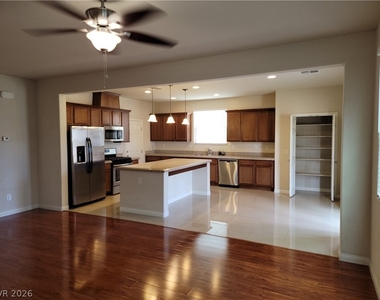 318 Glacier Meadow Road - Photo Thumbnail 8