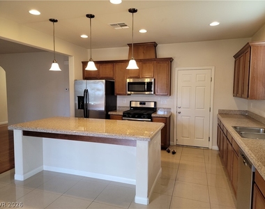 318 Glacier Meadow Road - Photo Thumbnail 9