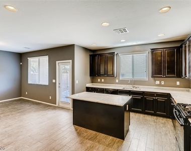 852 Royal Amethyst Way - Photo Thumbnail 8