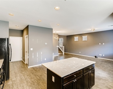 852 Royal Amethyst Way - Photo Thumbnail 9