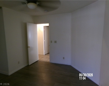 809 Long Branch Drive - Photo Thumbnail 24