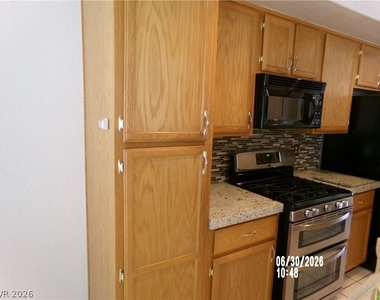 809 Long Branch Drive - Photo Thumbnail 12