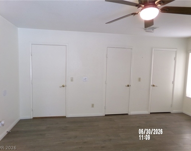 809 Long Branch Drive - Photo Thumbnail 20