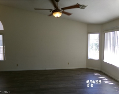 809 Long Branch Drive - Photo Thumbnail 7