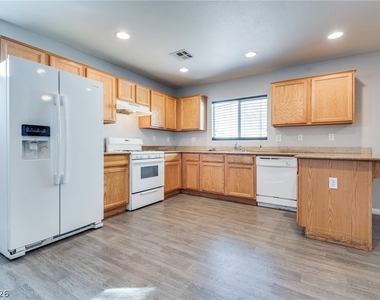 5225 Shreve Avenue - Photo Thumbnail 6