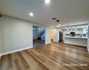 8405 Shady Shores Circle - Photo Thumbnail 12